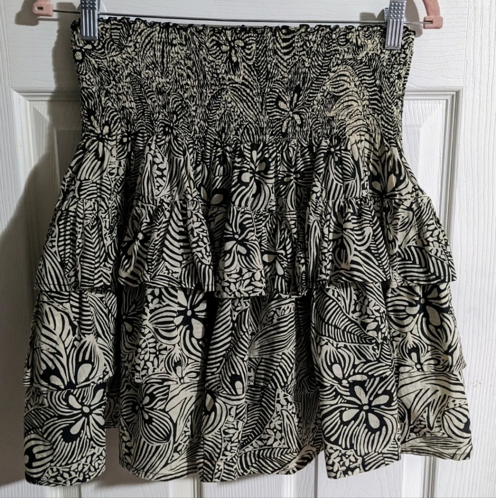 White Rice Cream Black Batik Print Tiere Mini Skirt M Boho Travel Resort Unique